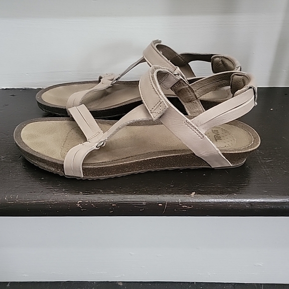 Teva Womens Ysidro Universal 1015121 Beige Leather Comfort Strappy Sandals Sz 11 - Picture 1 of 7